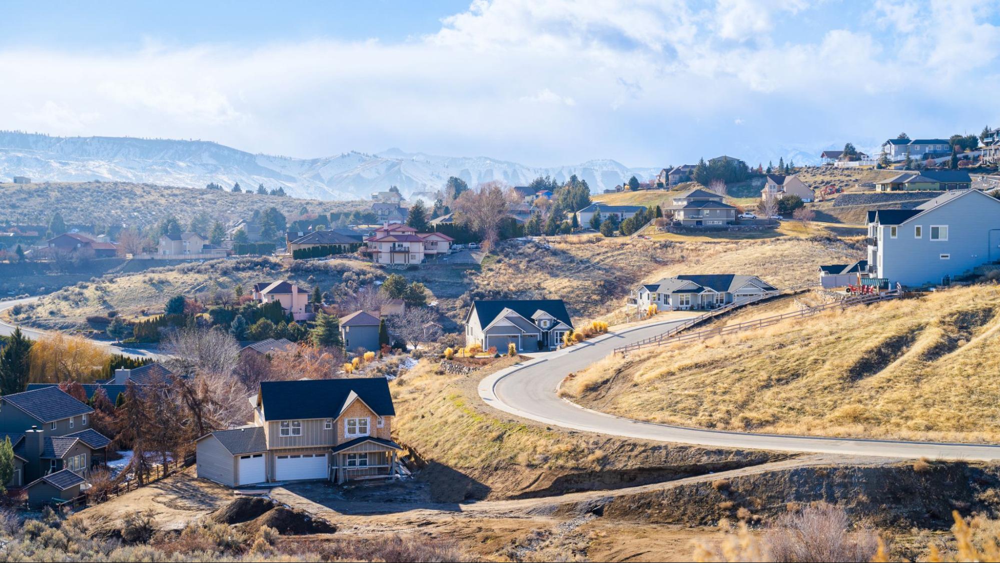 Hillside homes in East Wenatchee, WA, where A&N Plumbing provides general plumbing repair services.